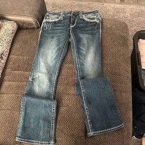 Rocker Revival jeans. Dark blue wash.